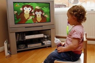 Телевизор влияет на умственные способности детей