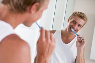 Чистка зубов поможет защитить сердце