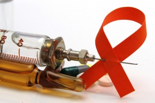В России проходят клинические испытания три лекарства от ВИЧ
